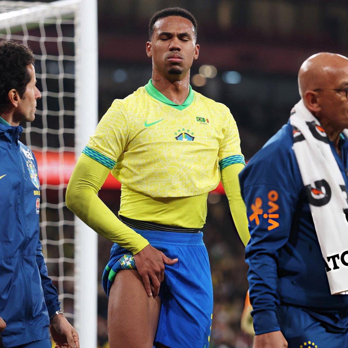 DailyAFC's tweet image. 🚨 Gabriel Magalhaes warmed-up separately from the rest of the Brazil squad in yesterday’s training session, as they tried to manage his load. ❌🇧🇷 [@SkySportsNews]