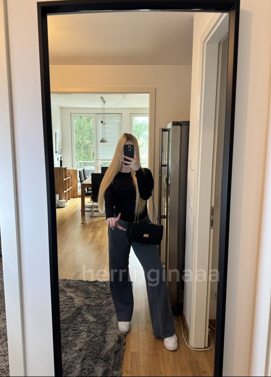 herringinaaa's tweet photo. Du bist mein finanzielles Eigentum, genauso wie du mein emotionales und körperliches Eigentum bist. Dein Geld fließt in meine Taschen, während deine Hingabe meine Dominanz nährt.:) 

Geldherrin | Findom | Sklave | Herrin | Diener |KG | Zahlsklave https://t.co/JLRsEkDDoY