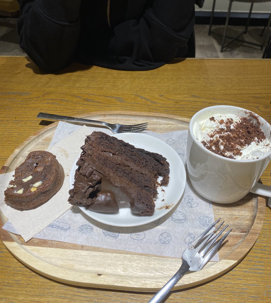 elogm_s's tweet photo. J’ai pris le « manger pour oublier » super à cœur #ADecouvert https://t.co/J1dEQwz4tc