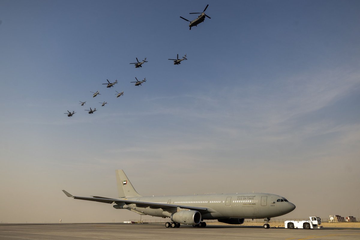 Something different for a Saturday #dubai #airshow