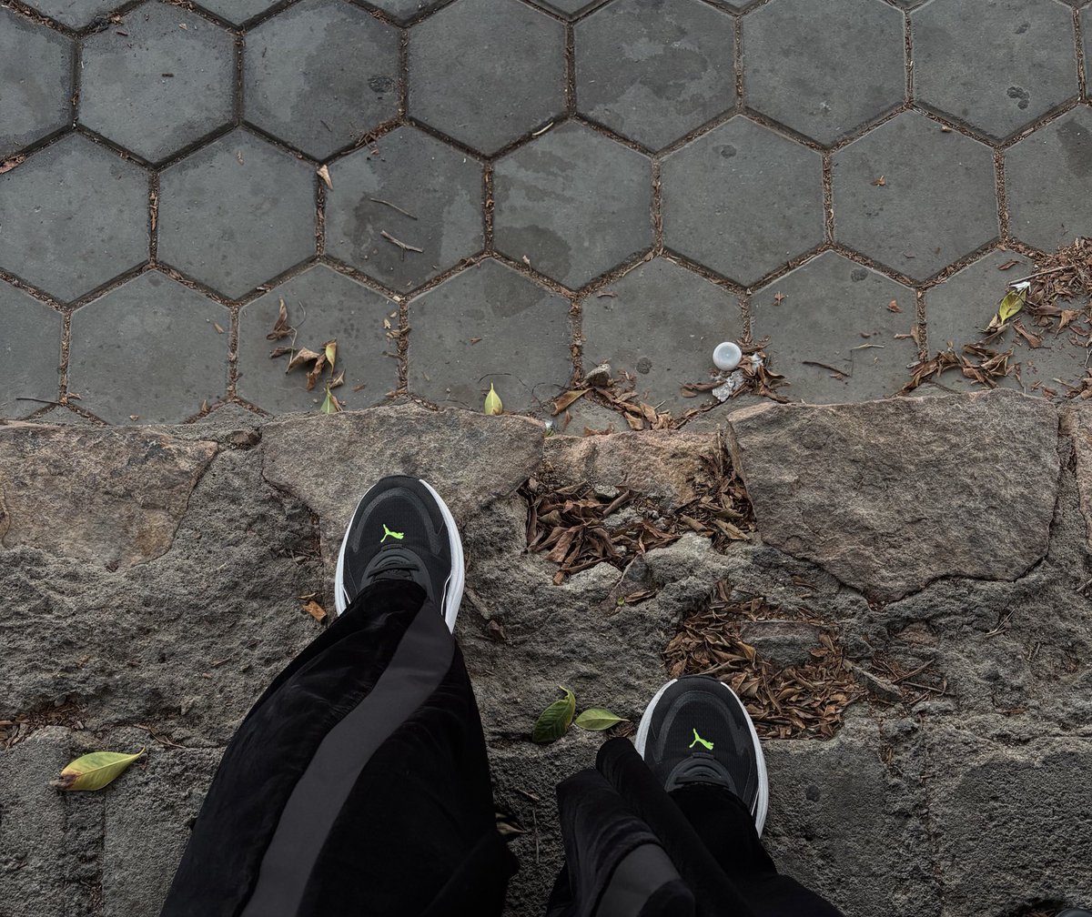 "لاشيء أكثر صدقاً  من رغبة أحدهم الحقيقة في تواجدك، رغبة أصيلة ملحّة لحضورك، لدرجة إنك لو تخلفت عن موعدٍ ما، أو أجلته، أو اعتذرت عنه.. تتم جدولته مجددًا حرصًا على تواجدك! 
لا أعرف شكلًا أكثر اتقانًا للمودة و الوفاء بعد هذا!"