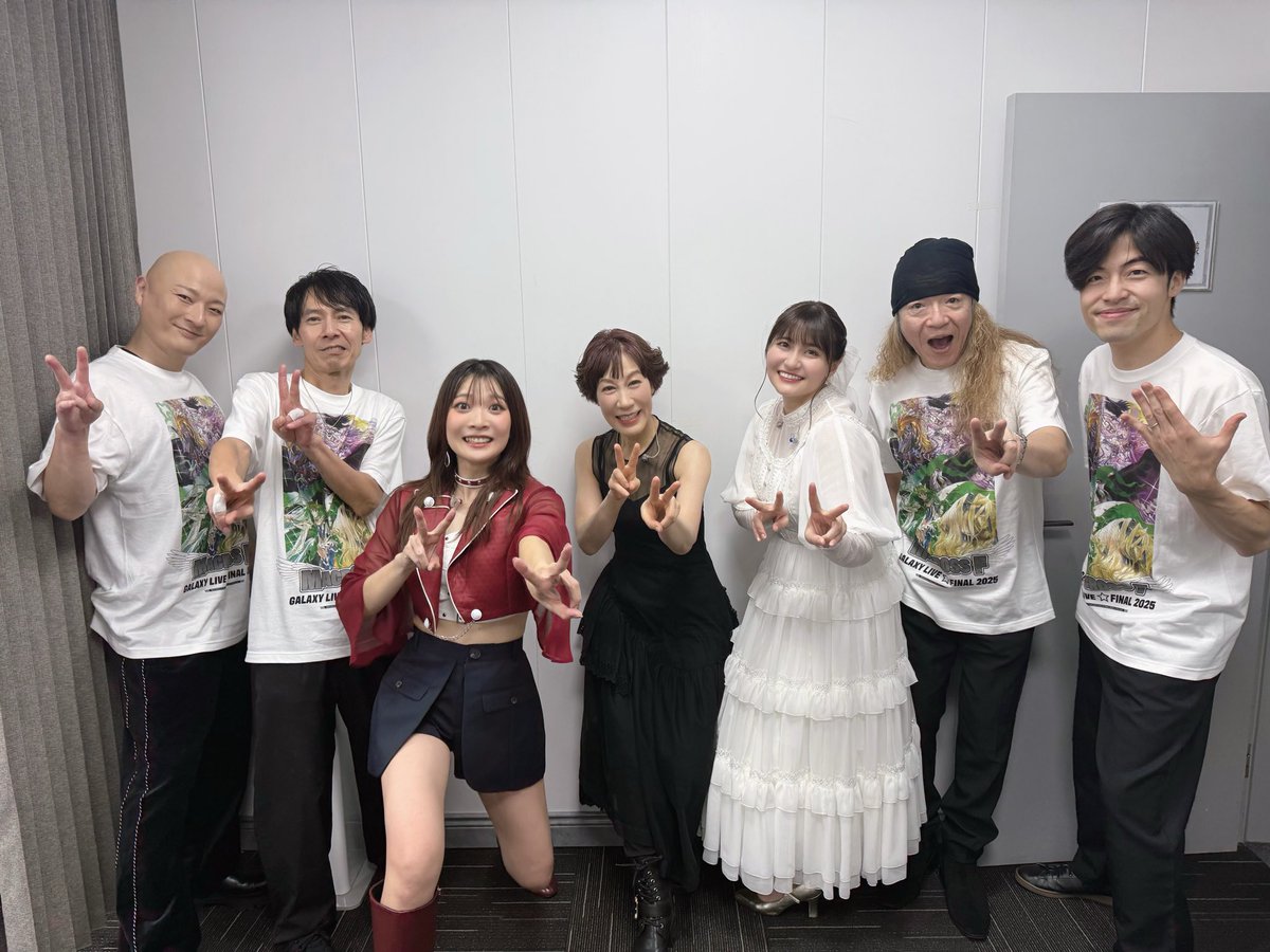 mayn_tw's tweet photo. ギャラクシーライブ上海！
すごいなあ。泣いちゃったよ。

音楽は世界を救う、だよ。文化も国境も言葉も超えて、ひとつになれる魔法のような奇跡のような、いのちだったよ。

11/23のシェリル誕生日イベントでも話したいな。

マクロスF最高！
マクロス最高！ https://t.co/n2SIGEcvKi