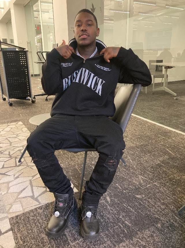 uptopslay's tweet image. 