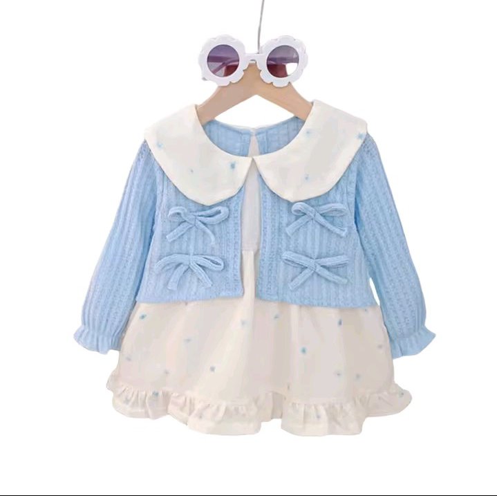 PromoWorld99's tweet image. "Obsessed with this two-piece "Princess" dress set! 🎀 The blue knit cardigan and classic Peter Pan collar are perfect for autumn.
Get this sweet outfit for just $11.04! Save 32% before the deal ends Nov 20.
🛒s.click.aliexpress.com/e/_c3mna6yz

#BabyGirlFashion #KidsDresses #PrincessStyle