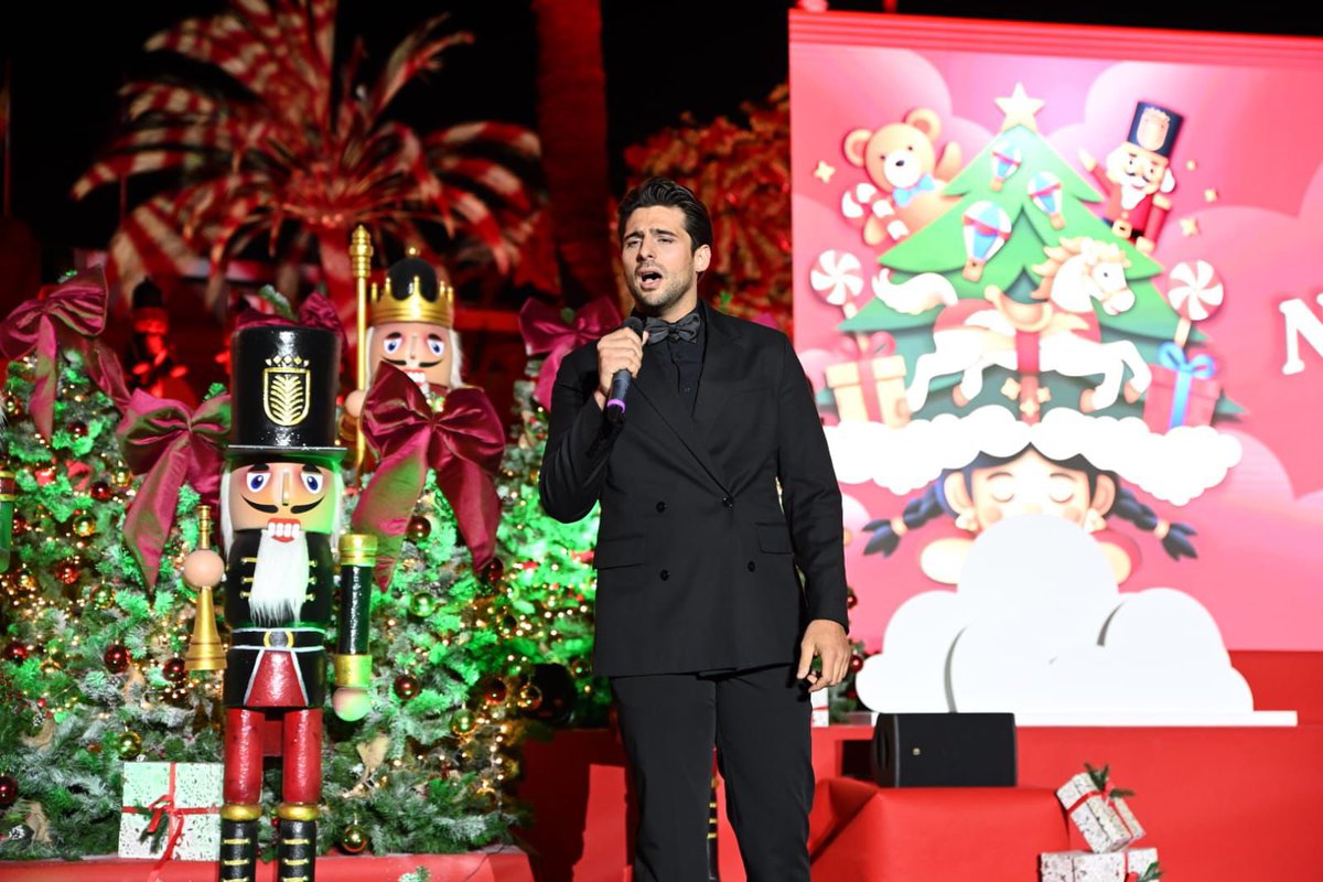 🎄Sueña la Navidad

🎁Este año, la Navidad comienza en los barrios de #LPGC a partir del 26 de noviembre

💡 Gradualmente, la ciudad se iluminará con más de 4 millones de bombillas LED, creando espacios para soñar y compartir junt@s

#LPGCLaCiudadeLaNavidad