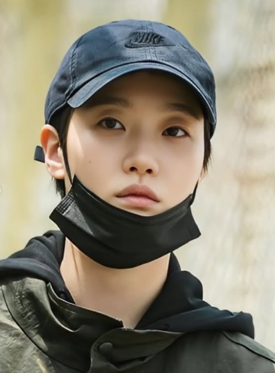 OlenaSecret's tweet photo. 👑🌺💖🤍🌟💫✨✨ Kim Go-eun shocks fans with radical transformation in new Netflix thriller #ThePriceOfConfession ! The powerful Kim Go-eun is back — and unrecognizable! 😱#KimGoEun #TPOC https://t.co/p7iCRks4Xs
