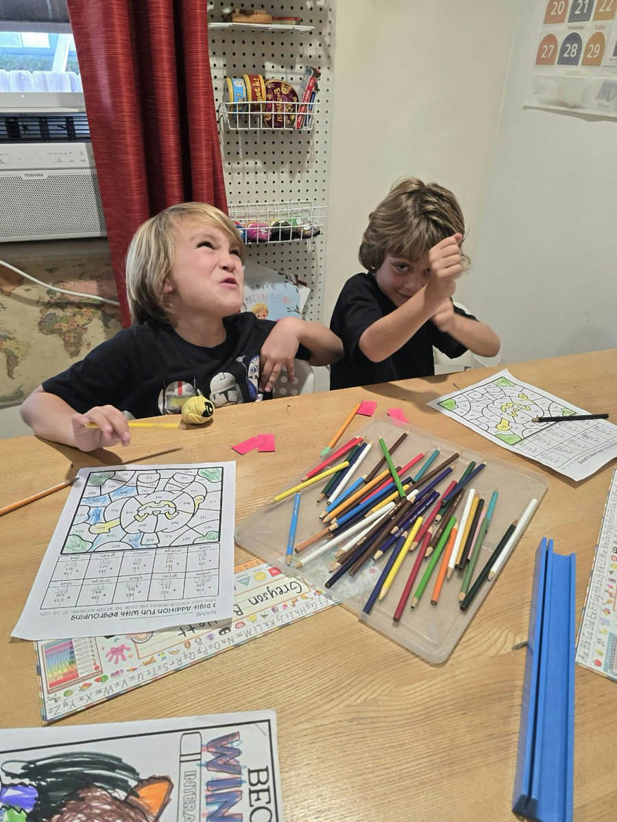 the_dailyapple's tweet image. Silly math faces! 😛 Learning is more fun when we can be silly (&amp;amp; color!)

These Wednesday &quot;Slice&quot; 🍰 students worked hard on their 4-digit addition &amp;amp; subtraction problems. When they were finished, they got to color! #makelearningfun