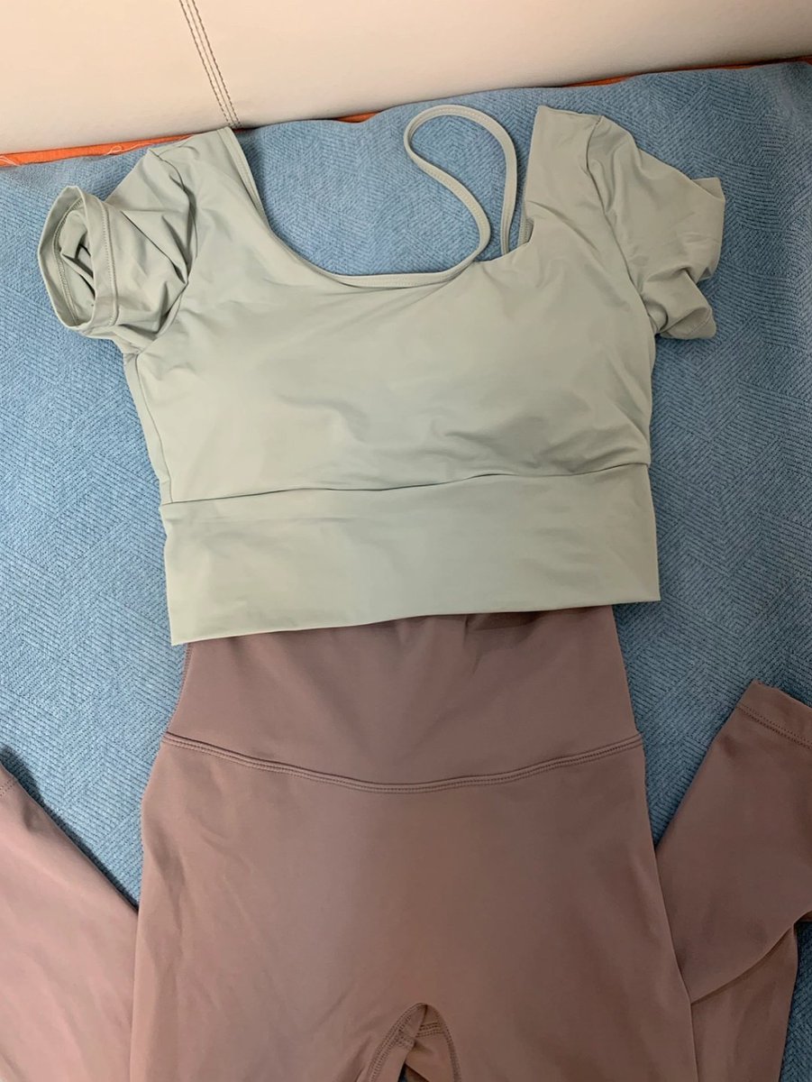 hammo2014's tweet image. Embracing balance, one breath at a time. 🧘‍♀️