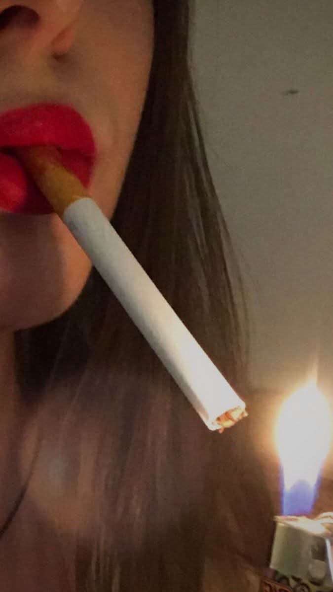 Lool29622798611's tweet image. ساعة المزاج 💜