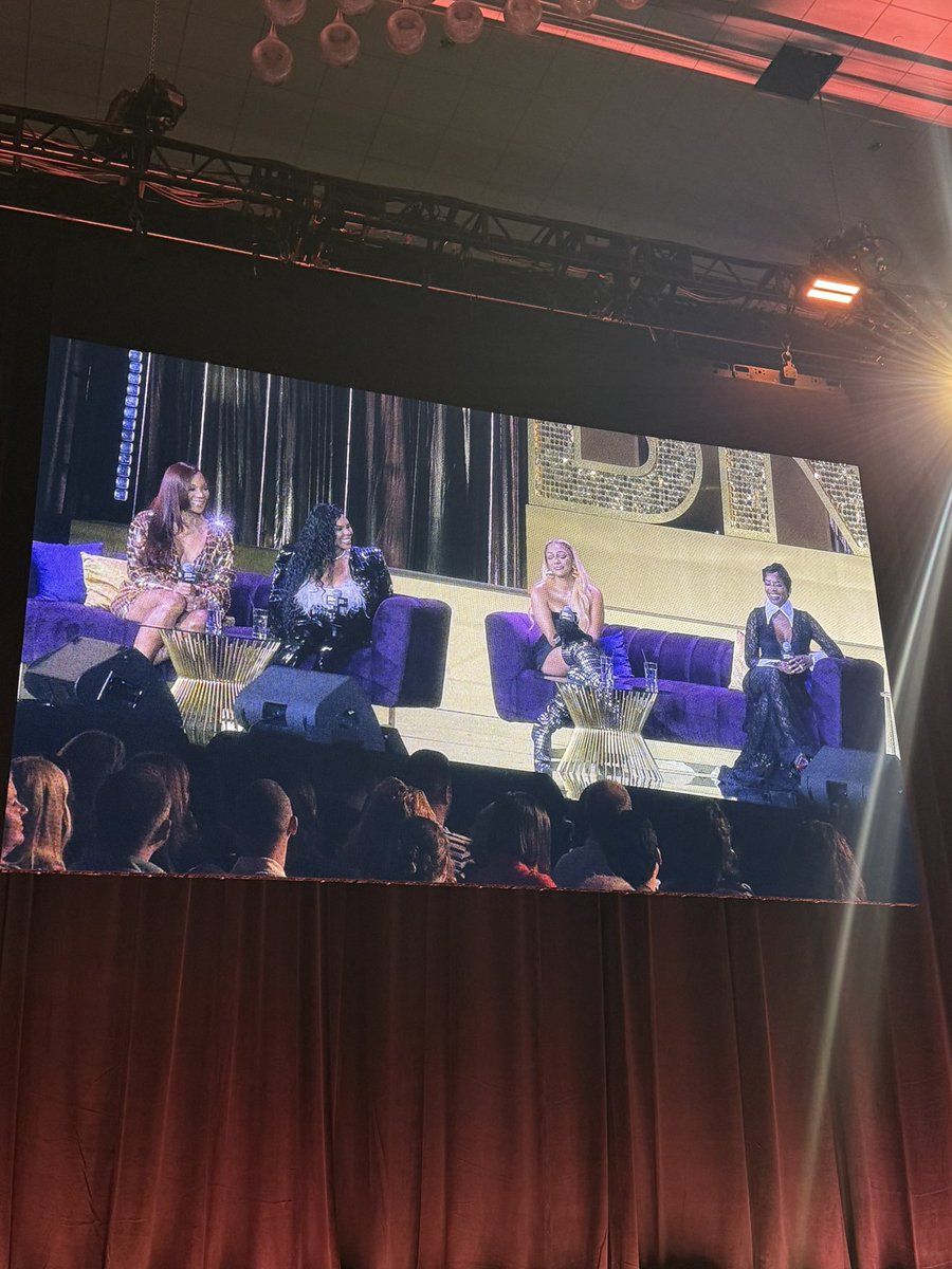 gibsonoma's tweet photo. The #RHOA cast came out in coordinated outfits for their panel at #BravoCon 😮‍💨 https://t.co/zQwKwZ2iWg