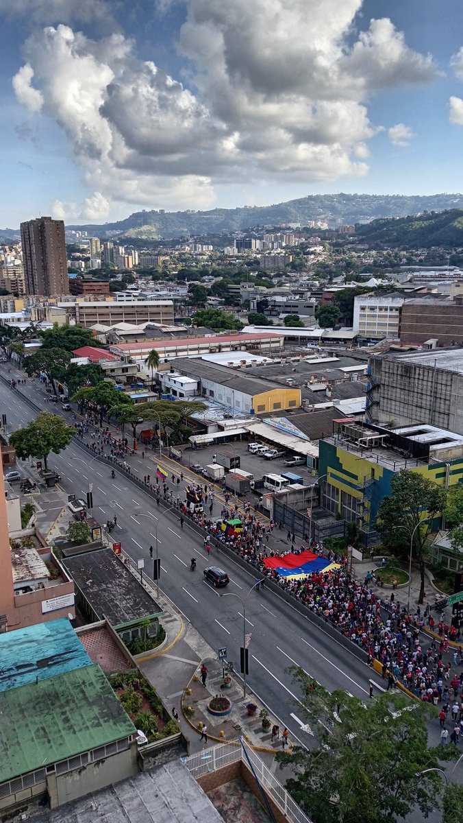 Millones y millonas de personas en la marcha hoy sábado en Caracas. (sarcasmo obvio) 🙄🤦🏻‍♂️