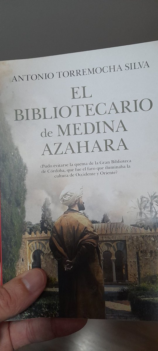 danigonsua's tweet photo. Leído #ElBibliotecarioDeMedinaAzahara. No me terminó de enganchar ya que la historia no me interesaba mucho, pero el final no me lo esperaba por lo que me quedó buen regusto. Mi nota: 5/10 https://t.co/4M6VuYvLLU