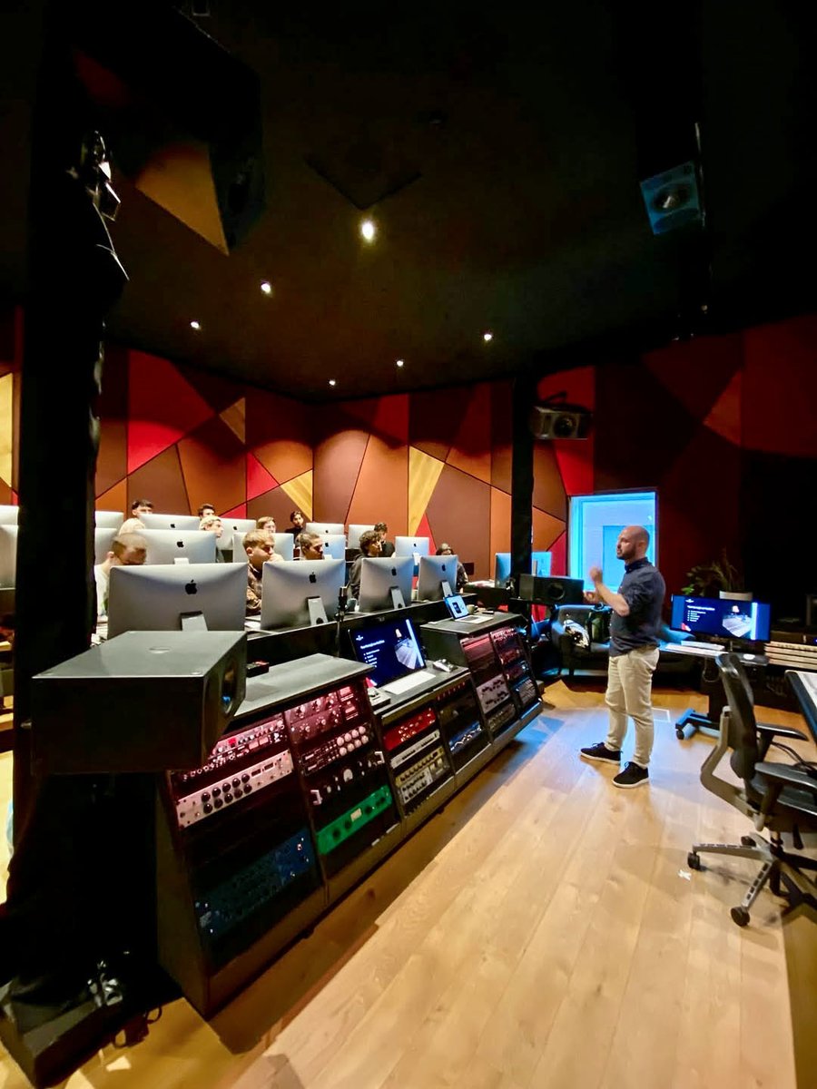 AvidProTools's tweet image. 💜 Abbey Road Institute Amsterdam
▶️ avid.co/oe5o50WF50a
 
#abbeyroadinstitute #amsterdam #education #classroom #musicproduction #daw #avidprotools #protools #avid #avidcreator