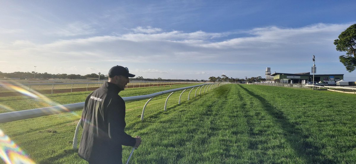 ttayloraus's tweet photo. 🚨 Track Inspection – Strathalbyn Race Club
📅 16 Nov 2025 | 🕕 6:35am
🌧️ Rain: 1mm (24hrs) | 6mm (7 days)
💧 Irrigation: 0mm (24hrs) | 15mm (7 days)
📏 Rail: 3m out WP–1200m
🏇 Going: Good 4
🌡️ 20°C | ☁️ Cloudy
🎉 8 Races Today!
🕦 Gates open 11:30am
🍷 Vignerons @RacingSA https://t.co/P2I3VkO0vp
