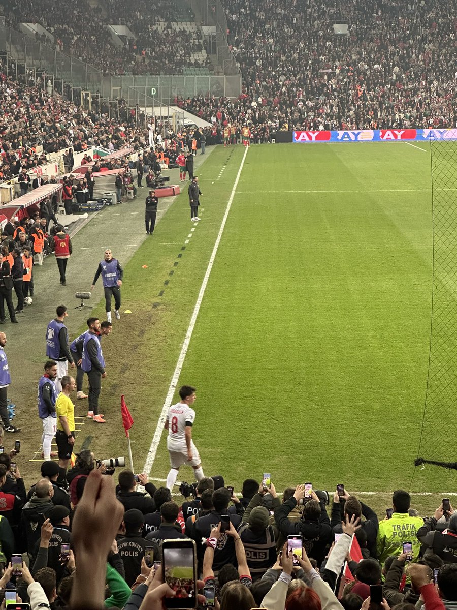 From the stadium 😍

( via <a href="/TopuzBegum/">beg</a> )