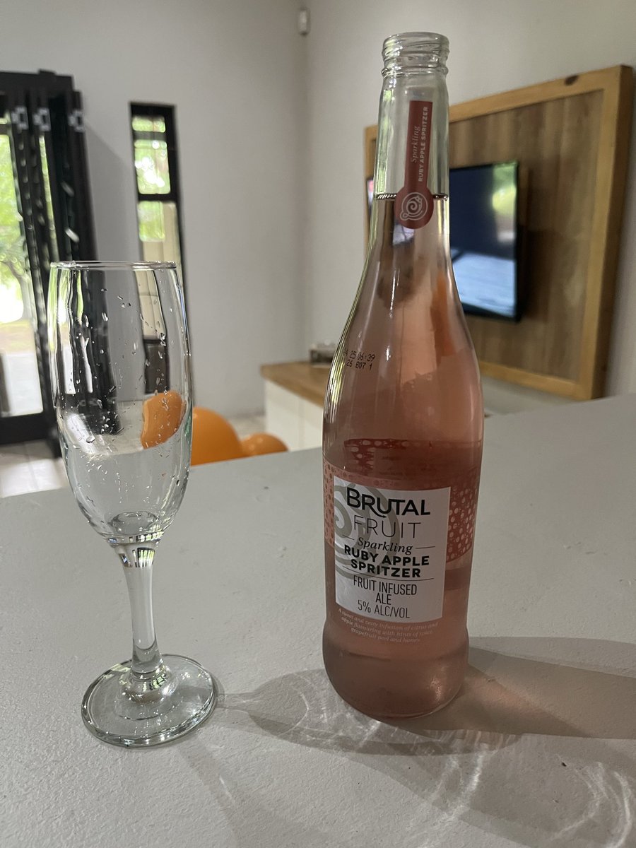 mpholes's tweet photo. @brutalfruitsa 🥂 https://t.co/aBfxhXXxb6
