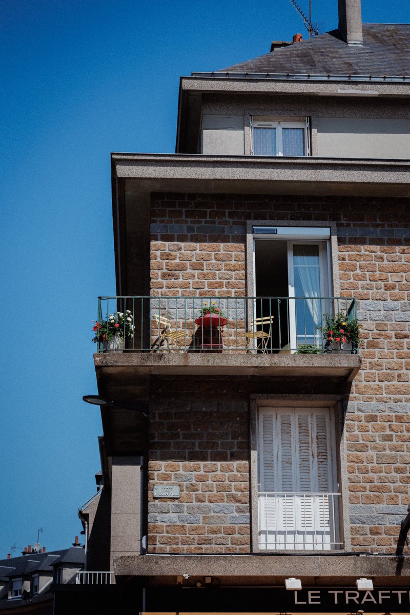 SnappedByJu's tweet photo. Something much more recent and one of my favourite genres, the corners of buildings. https://t.co/ODyfdGRnGx