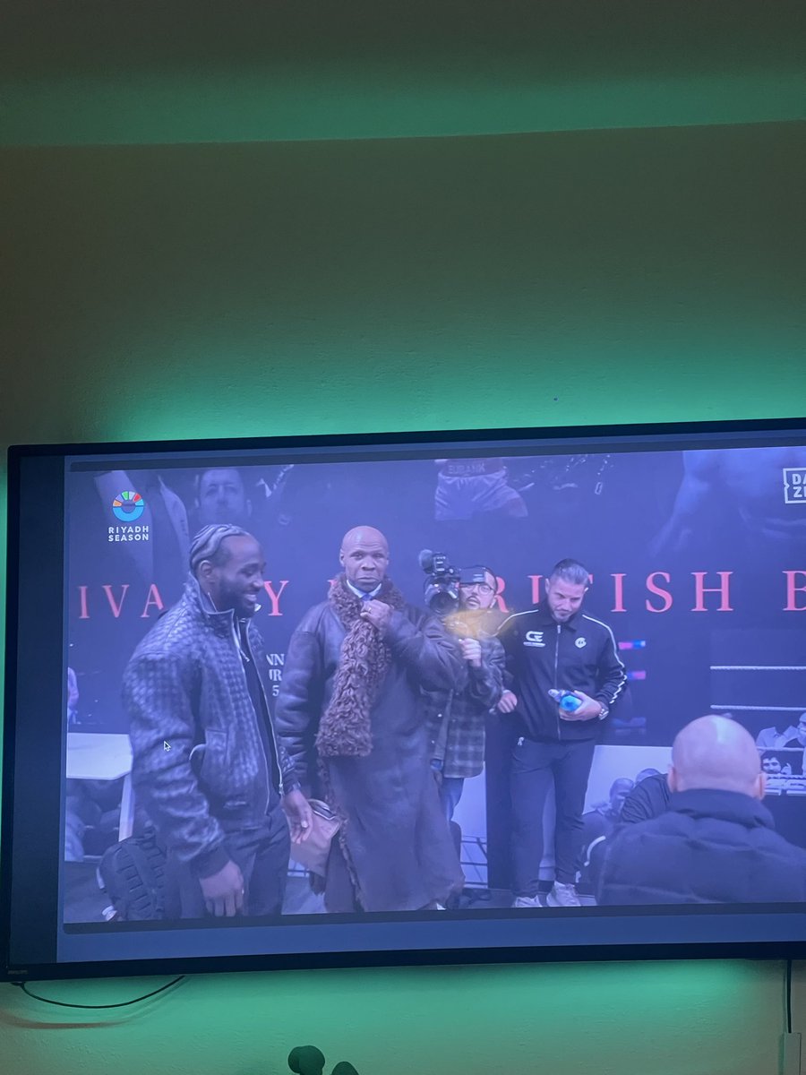 Pbucksss's tweet image. Let’s have some parliamentary procedure tonight 
#EubankVsBenn2 #boxing