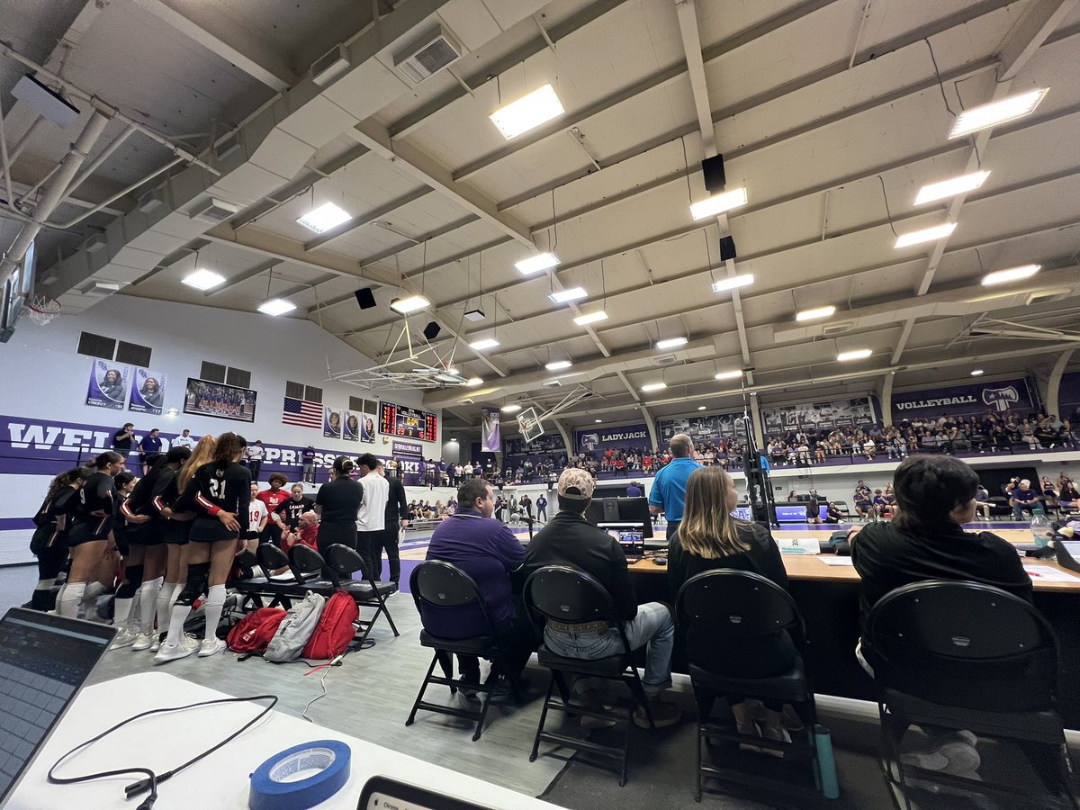 PDindinger's tweet image. Spending the day in Nacogdoches.

From 🏐: Regular season finale between Lamar and SFA at Debbie Humphrey’s Court at Shelton Gym.

To 🏈: Big matchup between SFA and Lamar at Homer Bryce Stadium.