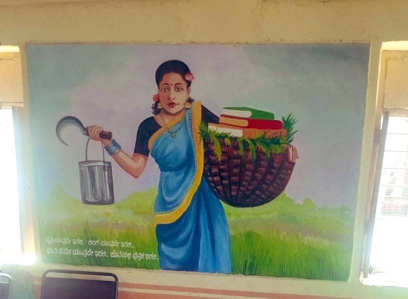 readingkafka's tweet image. The picture books, the display, the mural on the library wall - this is how you get kids reading. #kidsinlibraries #readingculture 🌷🌿📚