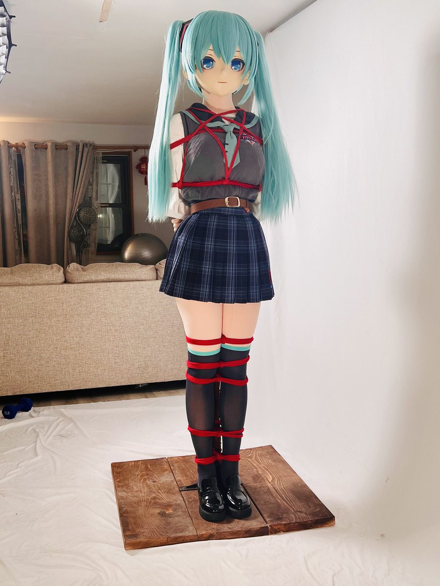 人体工学柱的测试十分成功。贴合身体曲线的设计可以支持长久的拘束。
再次感谢<a href="/fleda_ito/">伊藤達哉 Tatsuya Ito</a> 的创意。
以及<a href="/newpeoplelike/">すうじ</a> 提供的身体曲线。