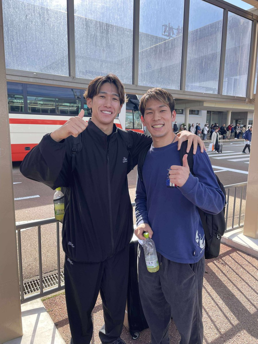 ryukyuasteeda's tweet image. なんと！！✈️国際試合から直接Tリーグ試合会場の&quot;金沢&quot;まで駆けつけてくれました👏🔥💪💥
#琉球アスティーダ
#吉村真晴 #上江洲光志