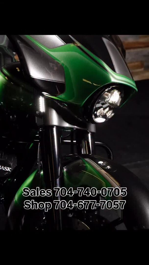 SCCBikes's tweet image. To order a bike it’s simple call Lee 704-740-0705 Shop 704-677-7057 #southerncountrycustoms #oftenimitatedneverduplicated #onlythebaddest  #fitandfinish