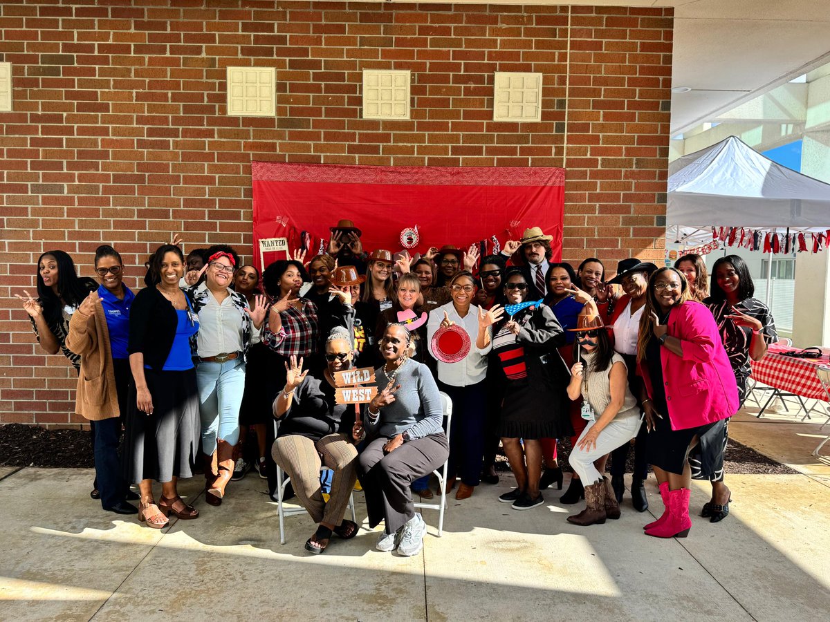 MsKnowlesBCPS's tweet image. Propel Flight Crew 15 brought the Texas spirit to life today. Our cohort shared lunch, laughter, and community at its best. Grateful to grow and lead alongside this incredible group of leaders.
#Propelcohort15