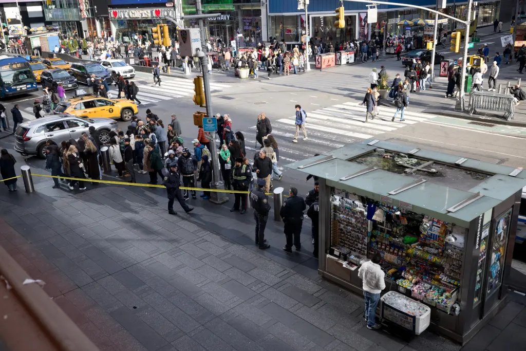 ⚠️WARNING: This post describes a violent stabbing.

A 30-year-old man was stabbed twice in broad daylight in the middle of Times Square on Saturday.

The attack occurred around 11:40 a.m. outside 1501 Broadway, near West 44th Street. The victim, who is apparently homeless, was