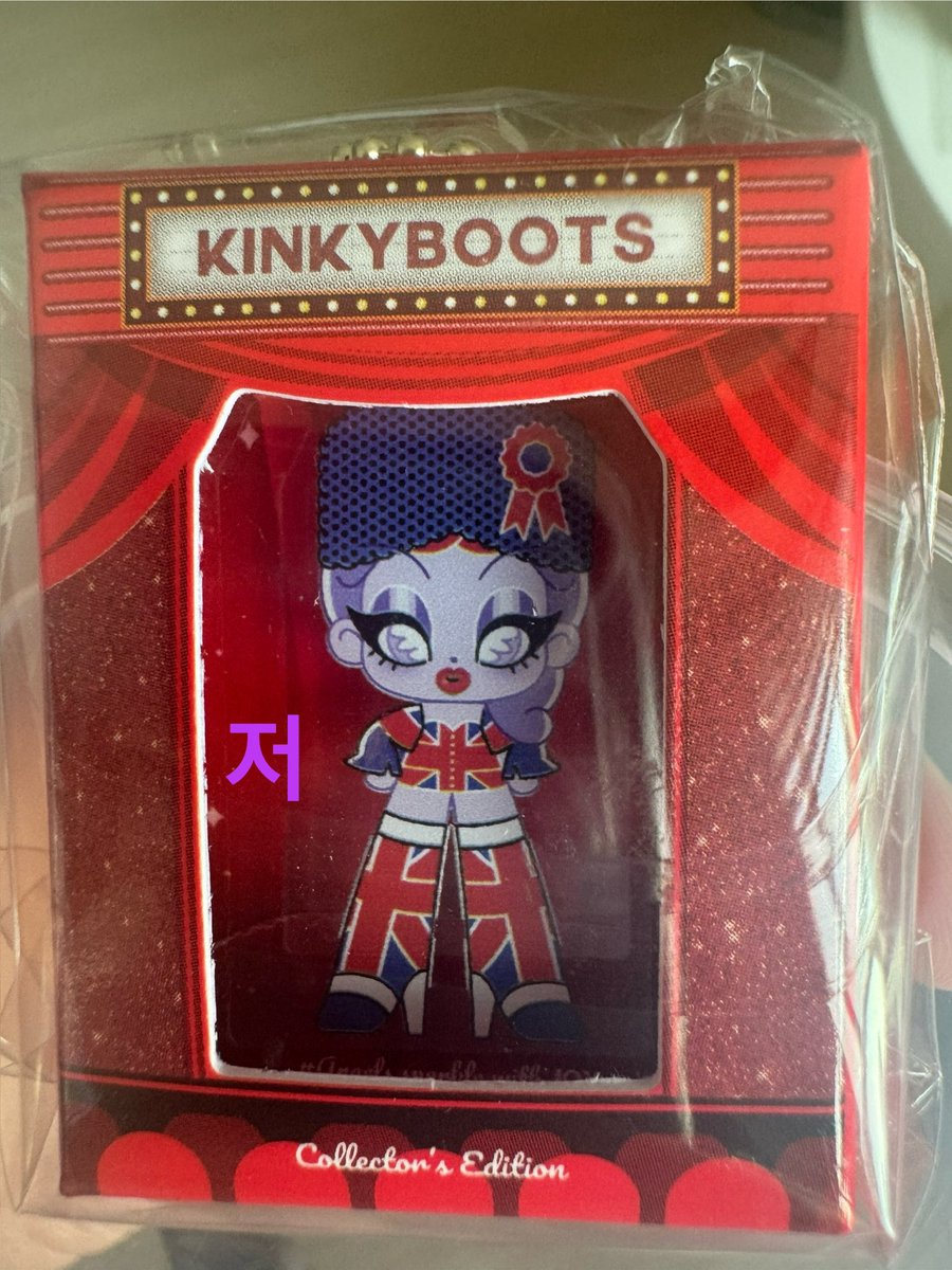 _likepark's tweet image. 씨뮤 팝업 킹키부츠 가챠 교환

저 : 영국 엔젤
님 : 아래 사진 롤라 

교환 시 비틀쥬스 2차포카 같이 드립니다