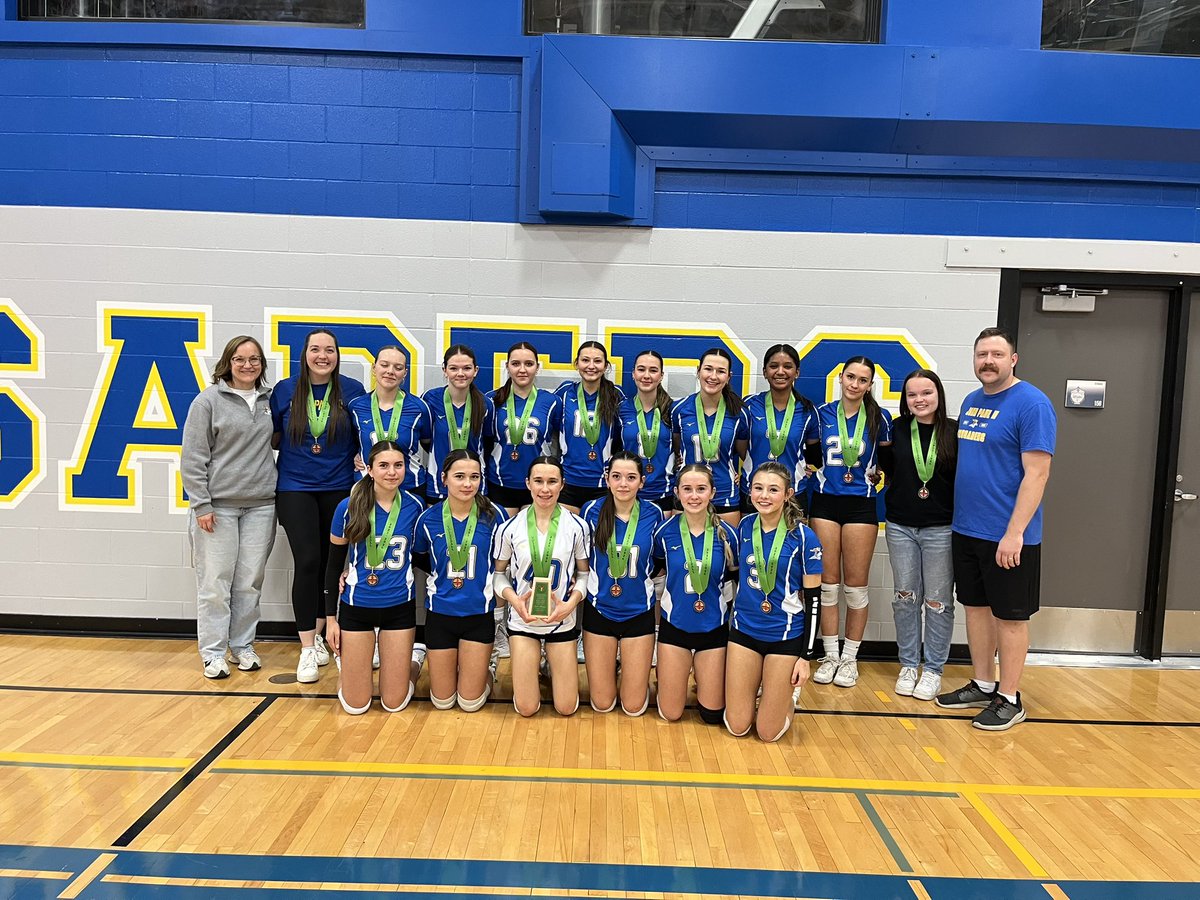 shsaasport's tweet photo. 🏐4A Girls🏆

🥇Lumsden 
🥈Moose Jaw Vanier
🥉North Battleford JP II https://t.co/ME59Wzrp59