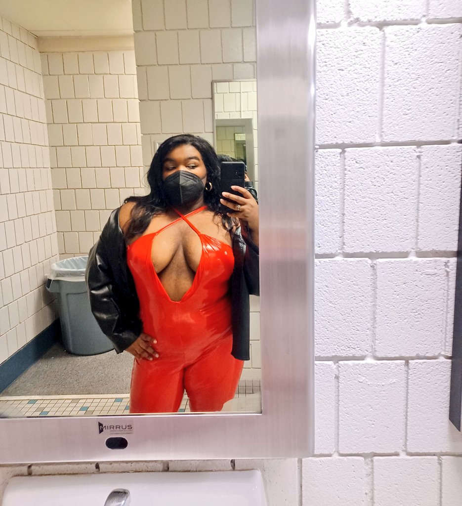 °°𝓶𝓼°°la edgehead☆⋈ tweet media