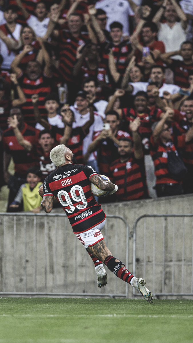 marixcrf_'s tweet photo. Gabigol querendo se declarar pra o Flamengo https://t.co/fFqVXzSFLC