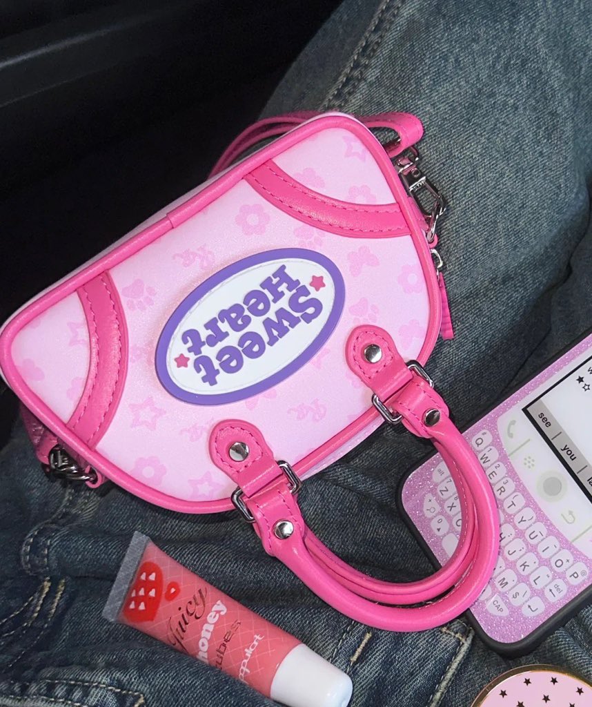 DECLUTTERING SALE
unopened &amp; with dustbag 

rubbies room pink mini bag (700)
dimension: 12.5 x 5.5 cm
dop: payo or 3 days reservation

dm or reply if claiming 

tags. wts lfb rubbiesroom bag ph go pasabuy