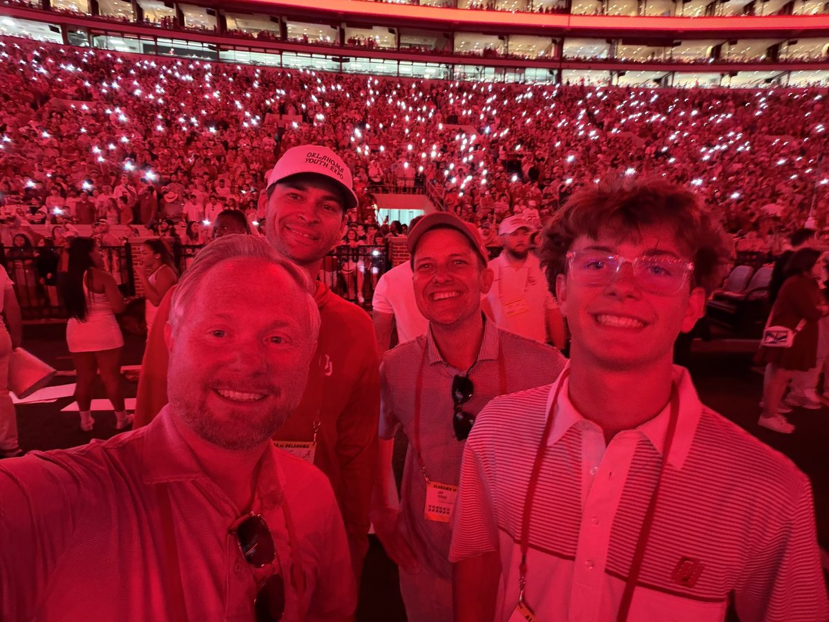 Dustin Hilliary tweet media