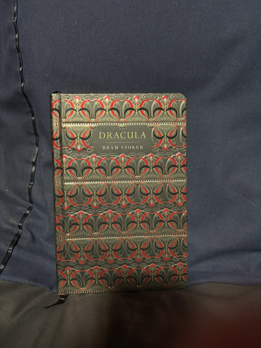 Usrname_Pending's tweet photo. @deadmansbcnes We’re showing off our Dracula’s now? Cool! https://t.co/y4DXCLcRxT