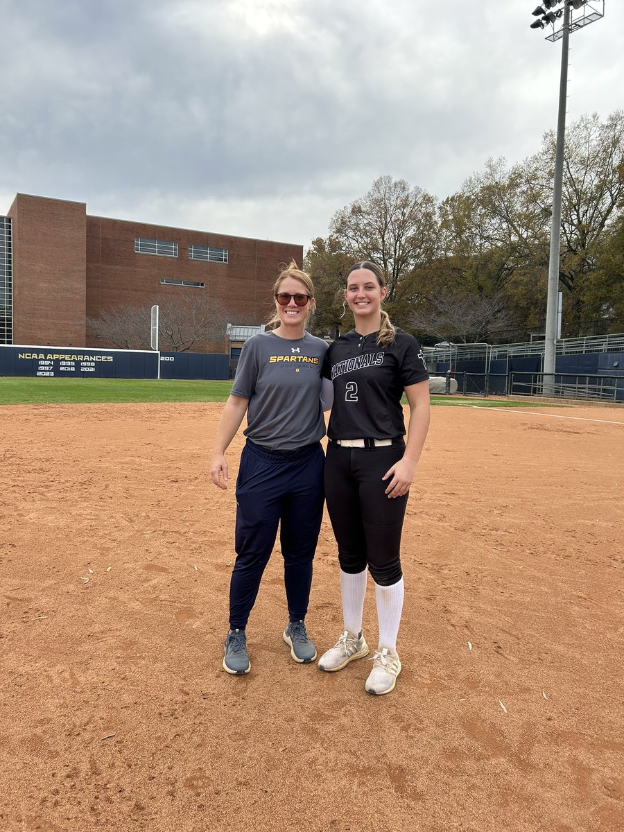 AddysonDees's tweet photo. Thank you @UNCGSoftball for a great camp today! I always learn so much from these two while having a great time! https://t.co/M88bqTkkWK