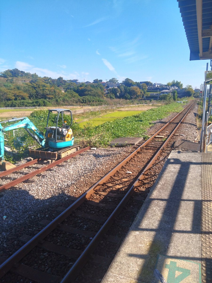 blackcatstratt's tweet photo. 東諫早駅、ついに線路を撤去するのかな。 https://t.co/BayOmsdDnB