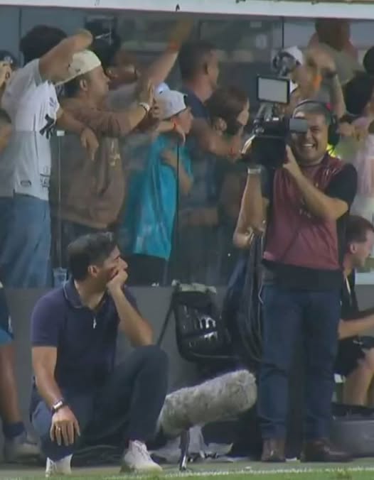 Olha alegria do cameraman. kkkkkkkkkkkkkkkkkkkkkkkkkkkkkkkkkkkkkkkkkkkkkkkkkkkkkkkkkkkkkkkkkkkkkkkkkkkkkkkkkkkkkkkkkkkkkkkkkkkkk