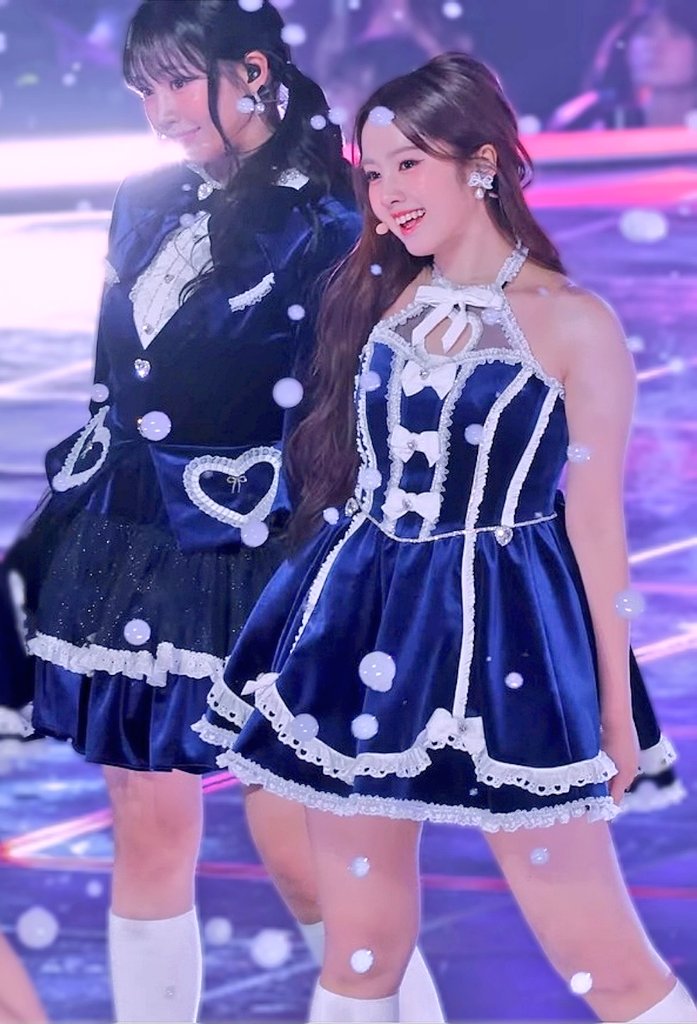 kazuka_ws's tweet photo. このネイビーのロリータぽい衣装可愛い💙イントロからもうUNISの愛嬌と可愛さ満載で皆最高だった〜( ⁎ᵕᴗᵕ⁎ )*⑅
#UNIS #ELISIA https://t.co/ZM6IFZSRiK