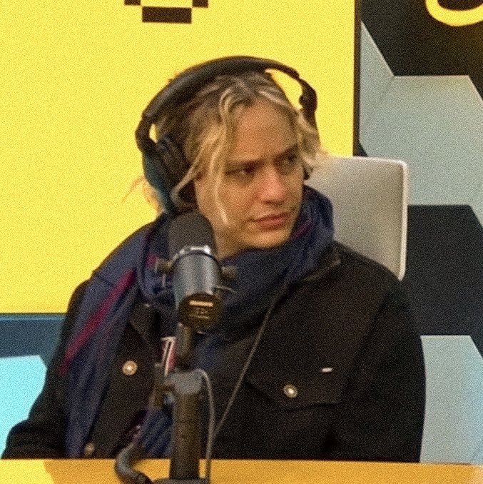 mi cara cuando me dicen: otra vez vas a ver a airbag? no te cansas de verlos?