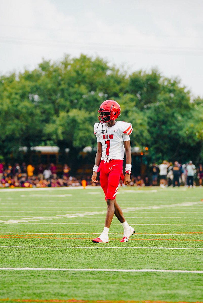 Lionel Jordan Jr
Kipp Booker T Washington 
6'4 170 , ATH 3.57 GPA Senior season highlights hudl.com/v/2TA04F