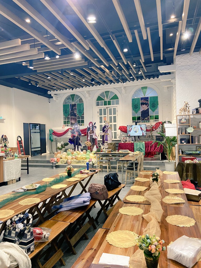 This wouldn't be possible without y'all! My heart is so full seeing this come to life everyone worked so hard, we've been wanting a LCF fan event for a while now and all is so worth it, my fellow Bobs hugs to y'all! I didn't have pics tbh so I borrowed some of them, thank you! --