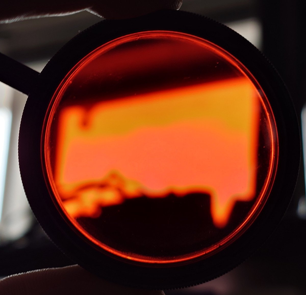 LAK132's tweet image. oh also i found a polarised colour filter at the junk store yesterday