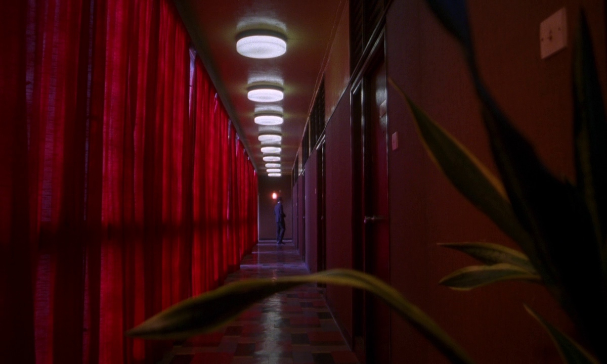 botWongKarwai's tweet image. In the Mood for Love (2000)