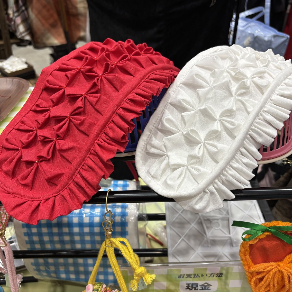 applayful's tweet photo. #デザフェス62 #デザフェス 

現在の在庫状況

スモッキングヘッドドレス
8,000円

ナポリタンヘッドドレス
3,000円

お人間さん用ヘッドドレスはこの3個のみです🥹 https://t.co/lkjXxabHRM