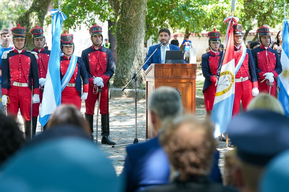 4PAgenda's tweet image. Tras valorar el legado de Estanislao López, #Pullaro destacó el rol de #SantaFe  de «liderar la batalla por el #federalismo »

agenda4p.com.ar/2025/11/15/tra…