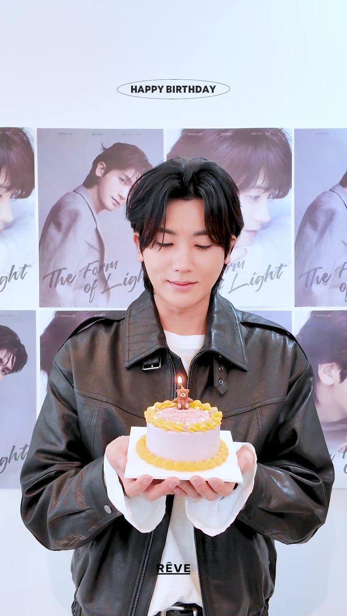 hyungsikness's tweet photo. Hyungsik! Enjoy your day today! 🥰🎉❤️ https://t.co/CGpChyBCMp