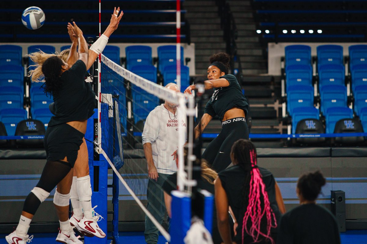 RazorbackVB's tweet image. ‘Twas the night before regular season finale ⏳