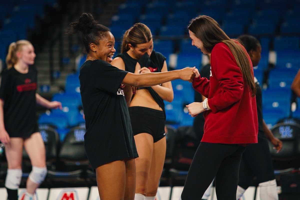 RazorbackVB's tweet image. ‘Twas the night before regular season finale ⏳